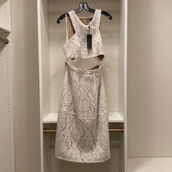 BCBGMaxAzria Dresses & Skirts - Lace two peice skirt and top bcbg
